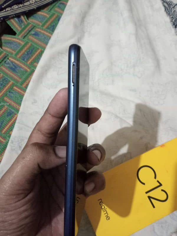 realme c12 4