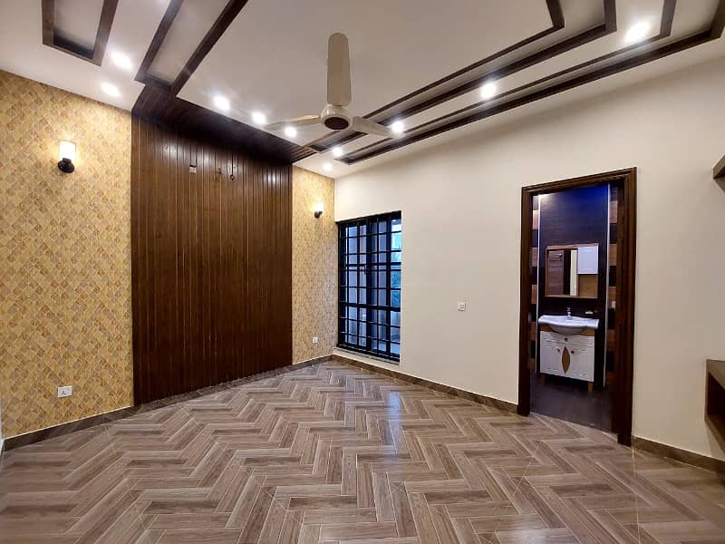 FOR RENT VERY REASON ABLE PRICE 10 MARLA UPPER PORTION K2 BLOCK WAPDA TOWN LAHORE 6