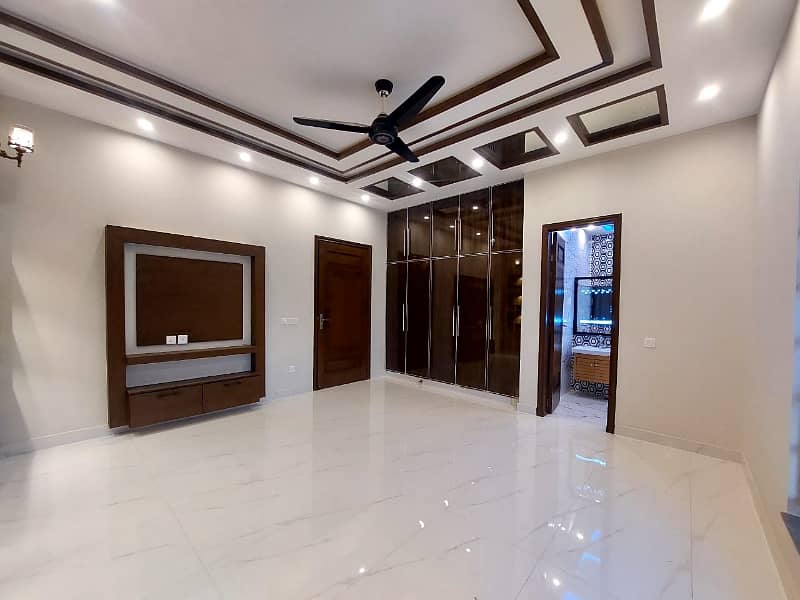 FOR RENT VERY REASON ABLE PRICE 10 MARLA UPPER PORTION K2 BLOCK WAPDA TOWN LAHORE 12