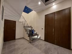 FOR RENT VERY REASON ABLE PRICE 10 MARLA UPPER PORTION K2 BLOCK WAPDA TOWN LAHORE 0