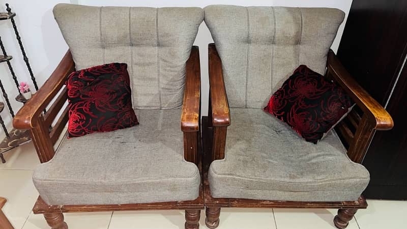 5 seater Sofa Set , Good Condition, strong material , affordable price 2