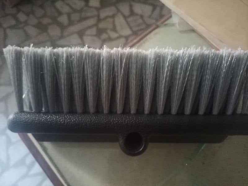 Solar clean brush 1