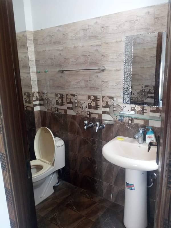 Furnished Commercial Floor in Bahria Town Lahore 3