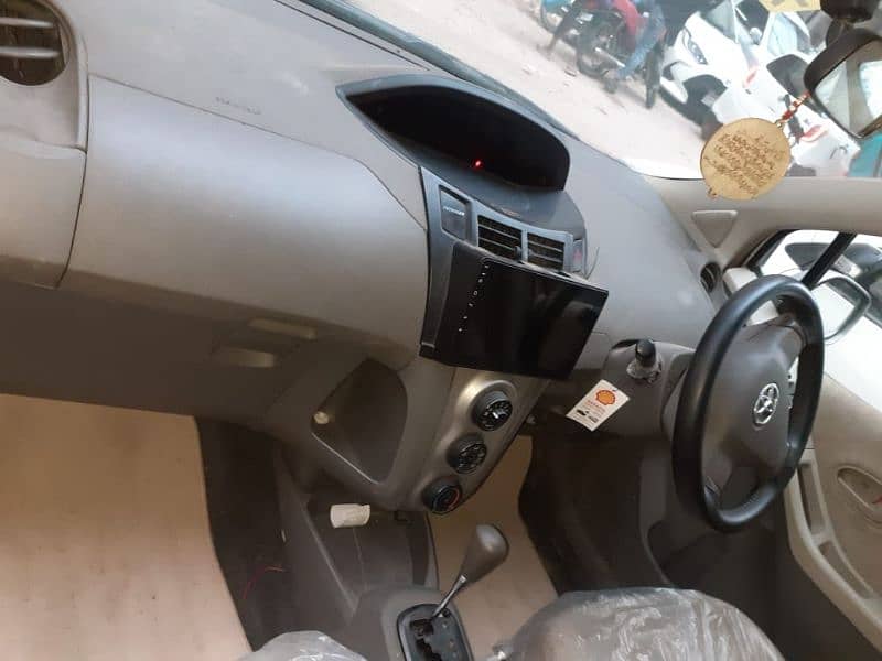 Toyota Vitz 2007 3