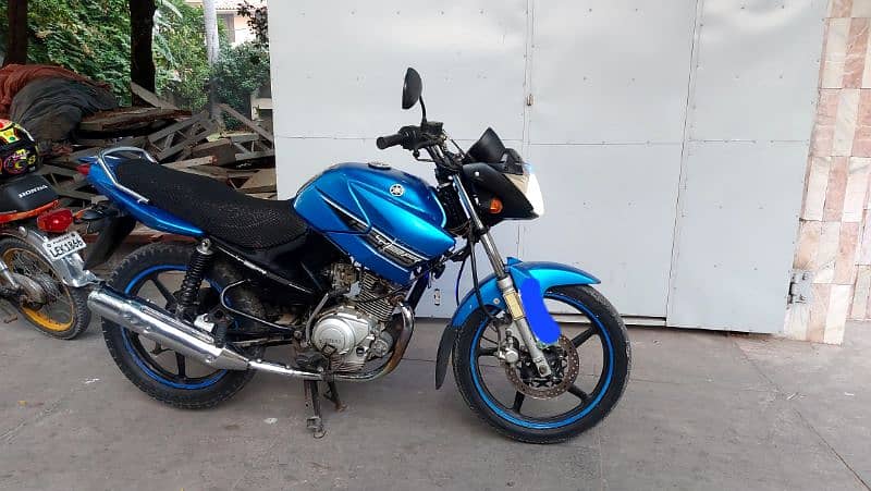 YAMAHA YBR 125 Model- 2015 1