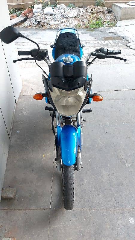 YAMAHA YBR 125 Model- 2015 6