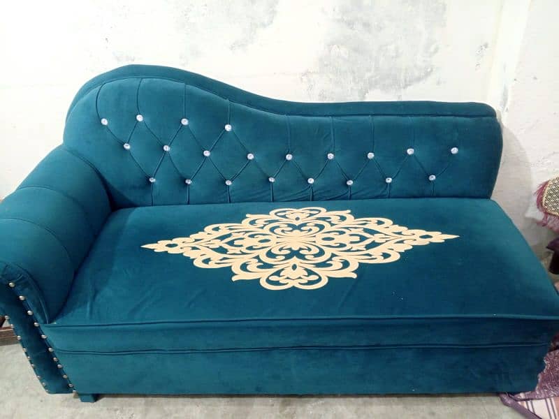 3 seater Sofa brand new condition 1