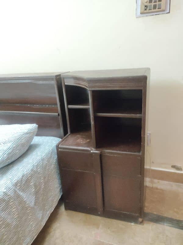 Good quality double bed with 2 side tables for sale 4