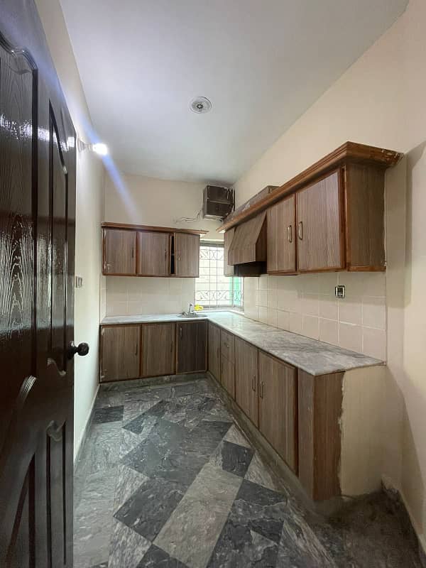 5 Marla Good Condition House With Gas Available For Rent In Bahria Town Lahore. 9