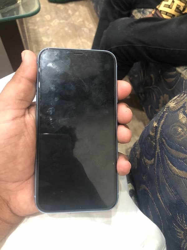 iPhone xR 3