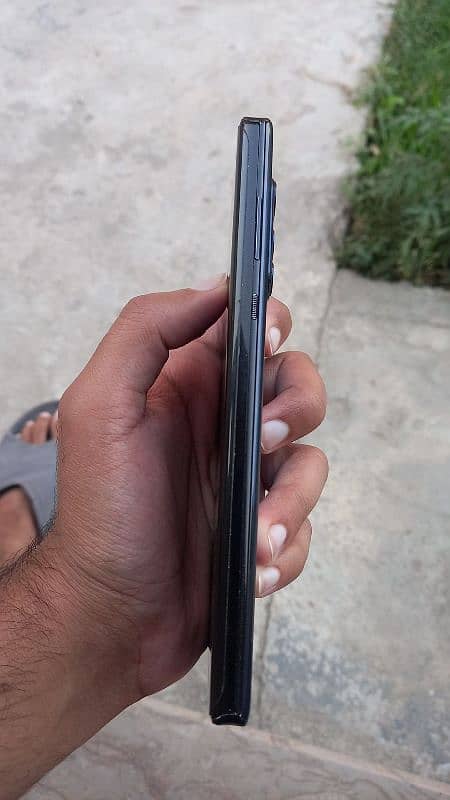 moto edge plus 2020 decent conditon 1