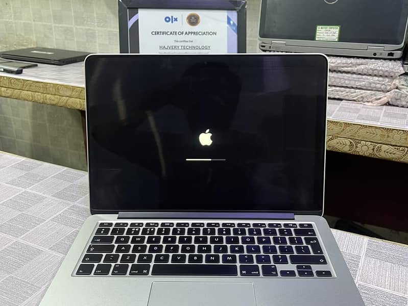 MacBook Pro 2015 i5 16/256 3