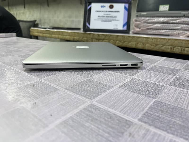 MacBook Pro 2015 i5 16/256 6