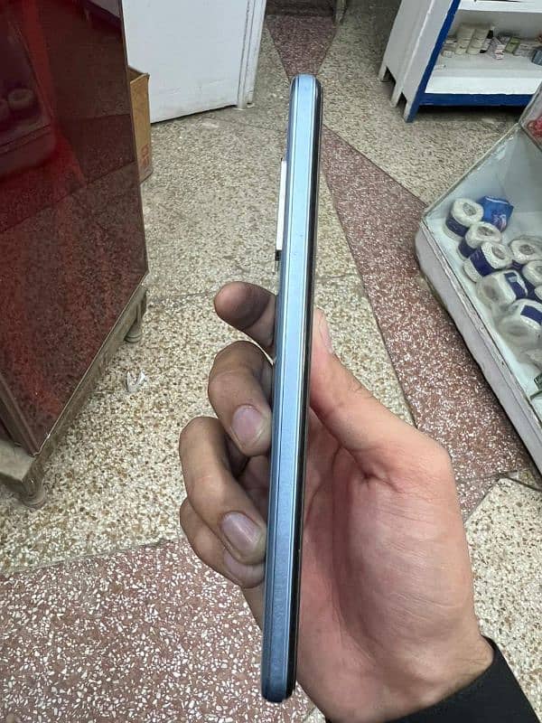 vivo y33s 8/128gb 4