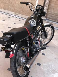 Honda CG 125 Look Like New Model 2016 Registration 2018 Lahore Number.