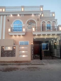 Luxury House Available For Sale In Diamond City 0