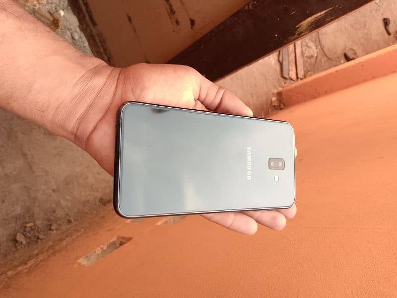 Samsung j6÷ 0