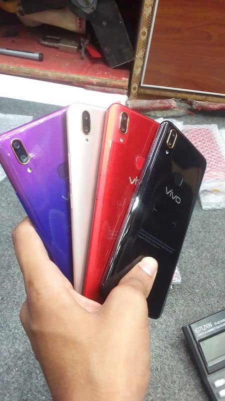 *Vivo Y85 4/ 64 condition 10 by 10 good price available 4