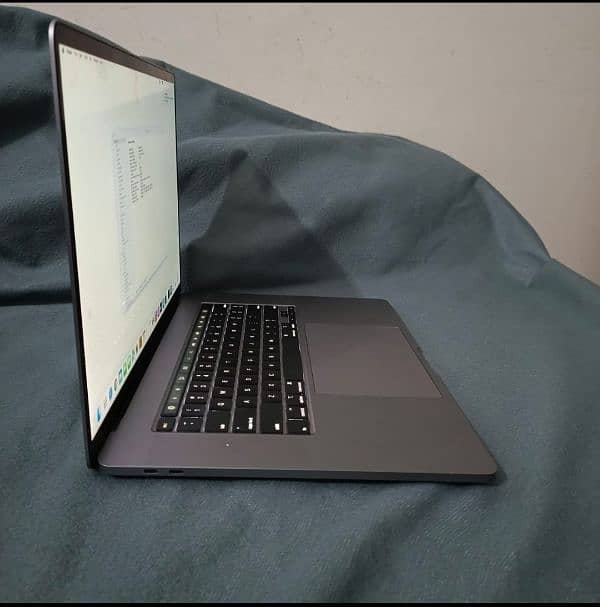 Apple MacBooks Pro 16 inches 2019 Model 4