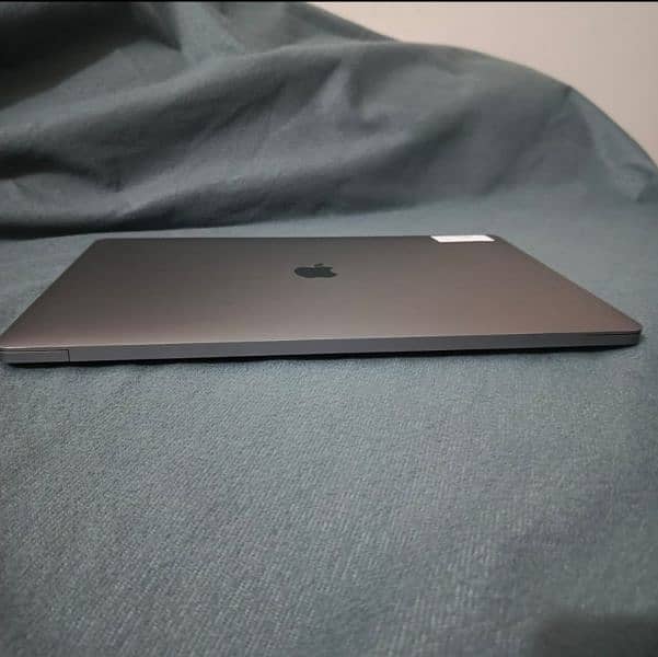 Apple MacBooks Pro 16 inches 2019 Model 5