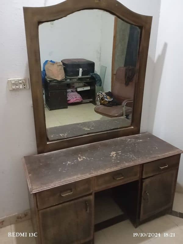 king size dressing table for sale. 1