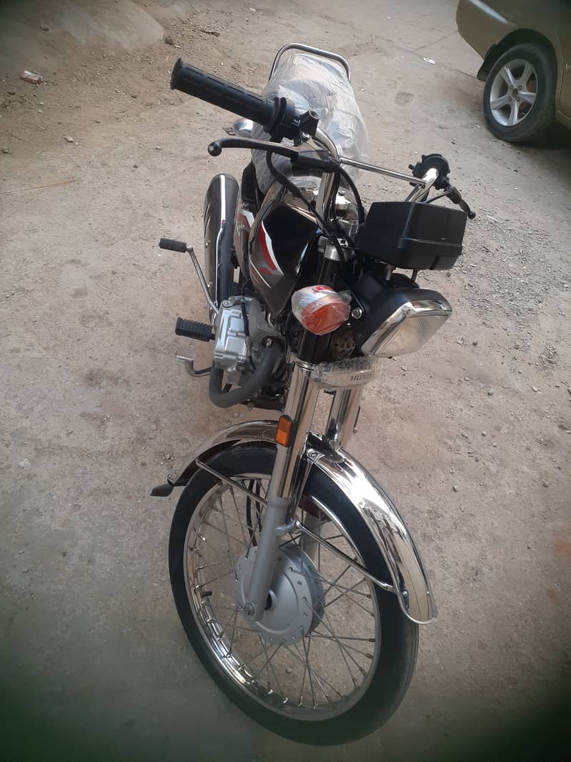 Sale  Honda 125 karachi/ contact  03119900955 4