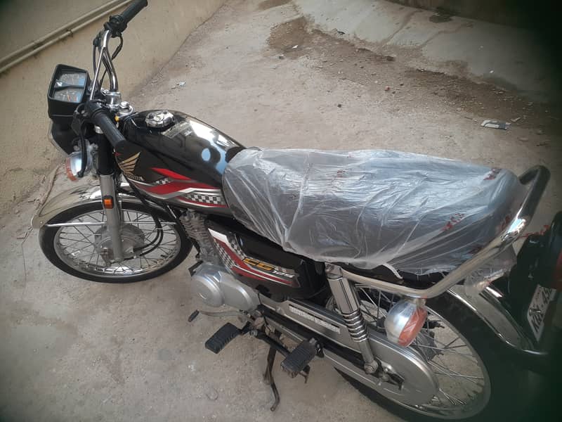 Sale  Honda 125 karachi/ contact  03119900955 6