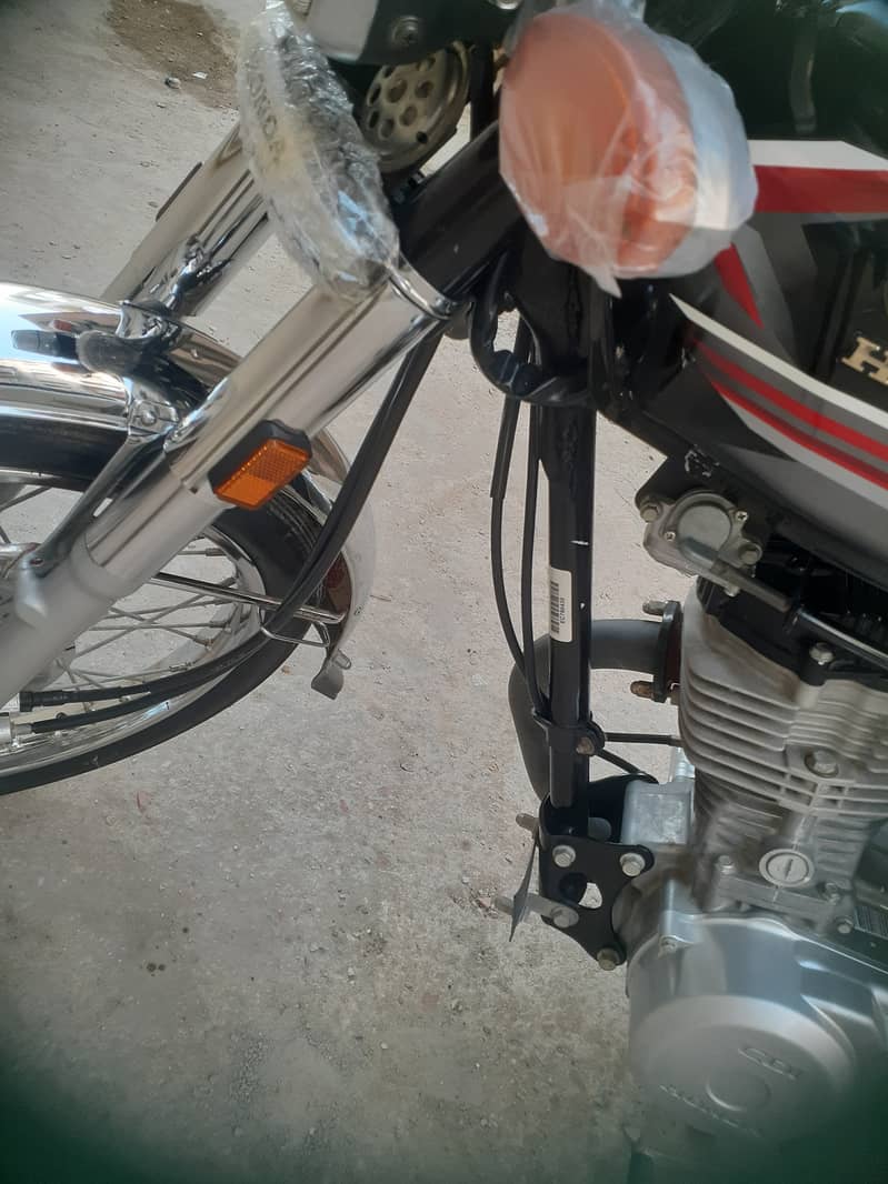 Sale  Honda 125 karachi/ contact  03119900955 8