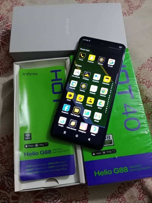 Infinix Hot 40 8 256 5 maa ke warranty 10/10 ha original box Orr charg 3