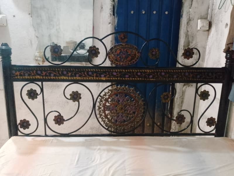 Iron bed for urgent sale 1