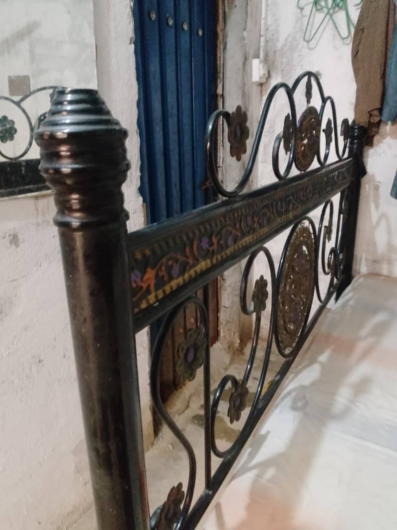 Iron bed for urgent sale 4