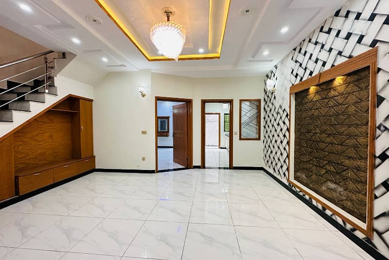 5 Marla Luxury Modern House Available For Sale In Paragon City Lahore 8