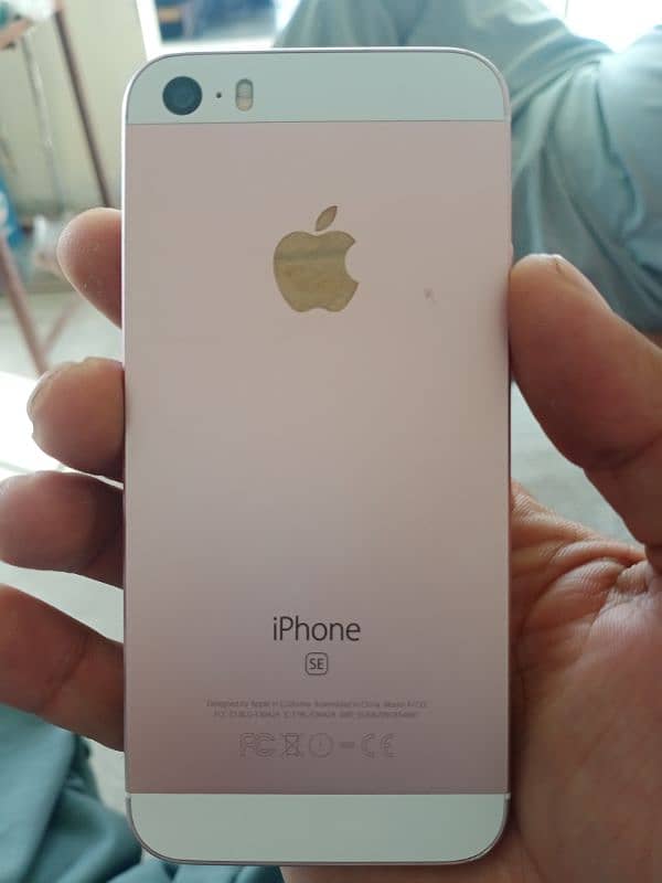 iPhone SE 128GB 0