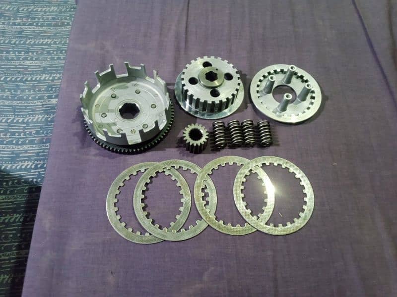 Honda 125 Genuine FCC Clutch box assembly 0