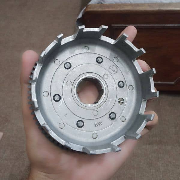 Honda 125 Genuine FCC Clutch box assembly 1