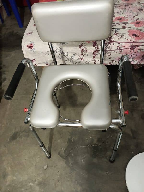 Commode Chair 1