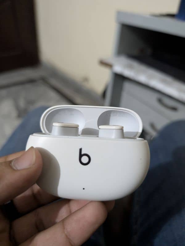 Beats Studio by Apple 0