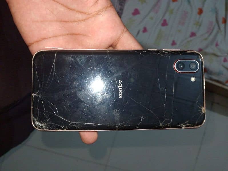 Aqous r2 Pta approved 10/8 back crack only all okay phone 03150388199 0