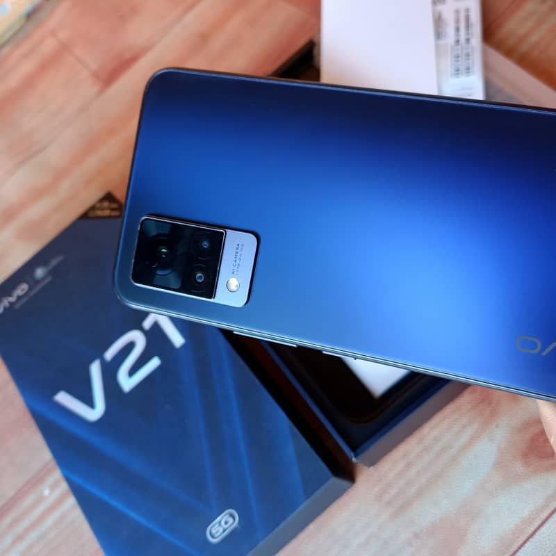 Vivo V21 1