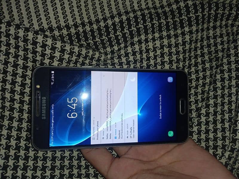 Samsung j7. . . . 10 7