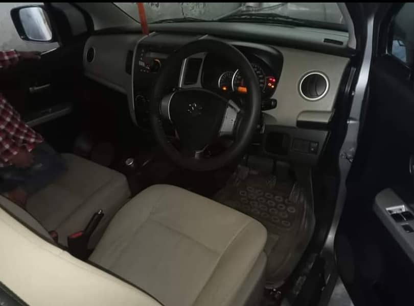 Suzuki Wagon R pakistan model 2017 available for sell 12