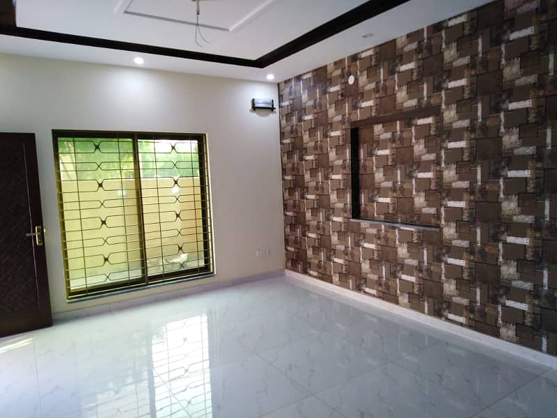 Like New 10 Marla Lower Portion For Rent In Oversease B Block Bahria Town Lahore 1