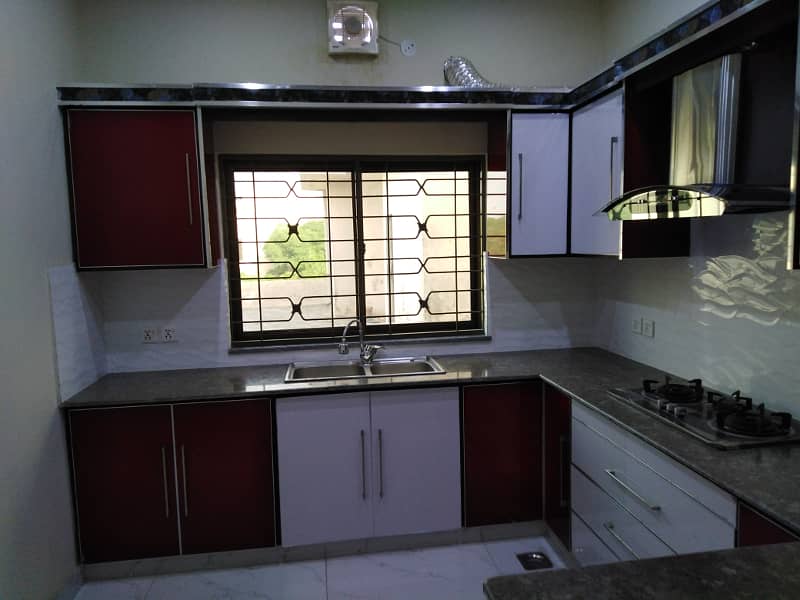 Like New 10 Marla Lower Portion For Rent In Oversease B Block Bahria Town Lahore 3