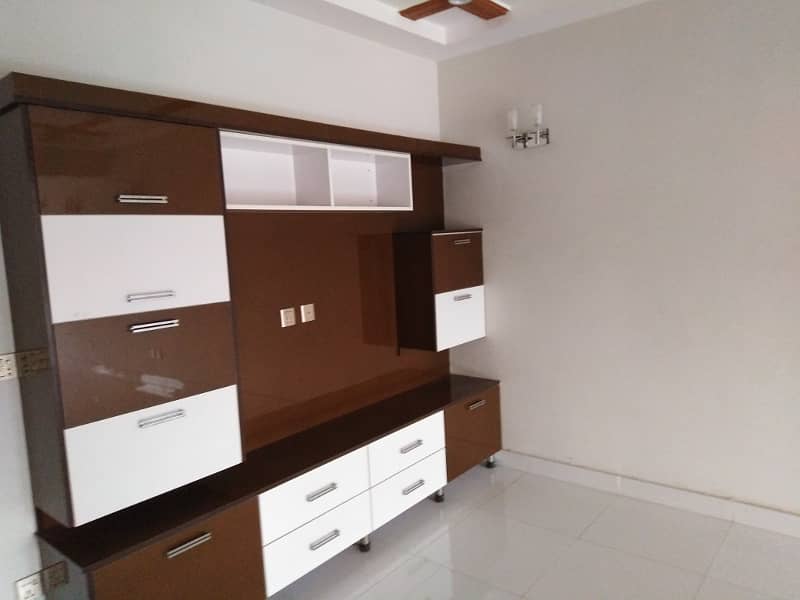 Like New 10 Marla Lower Portion For Rent In Oversease B Block Bahria Town Lahore 9