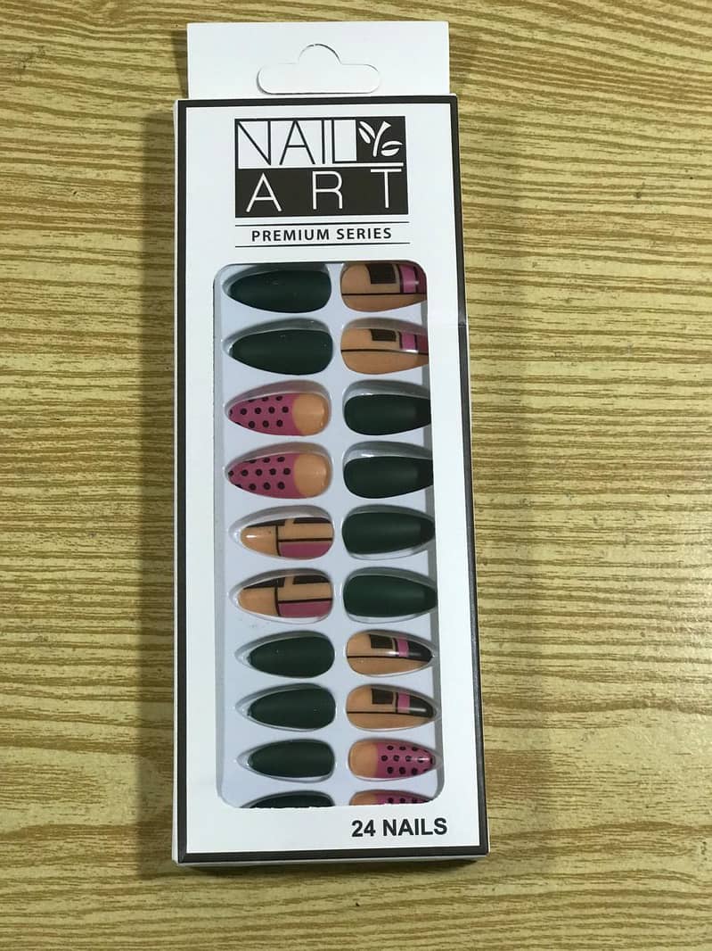 24 Pcs Nail Art Premium Series Fake Nails 3