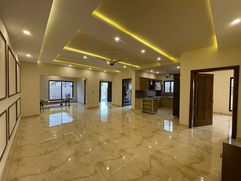 10 Marla Brand New Designer Full House Available For Rent Bahria town phase 8 Rawalpindi 5