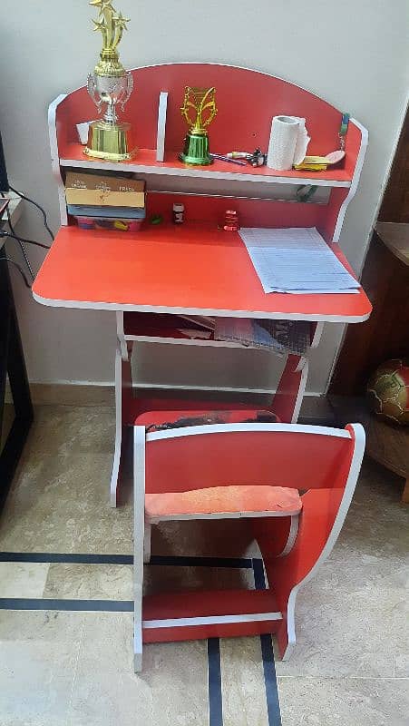 kids study table for sale in good condition. . . . 0