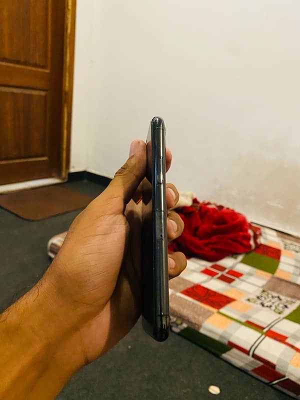 Iphone 11 pro pta approved 1