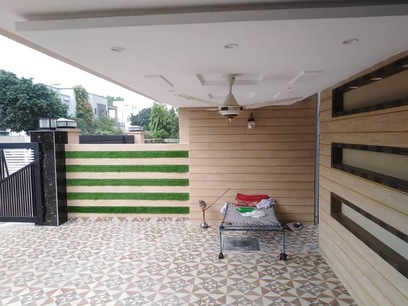 Like New 10 Marla Lower Portion For Rent In Oversease B Block Bahria Town Lahore 3