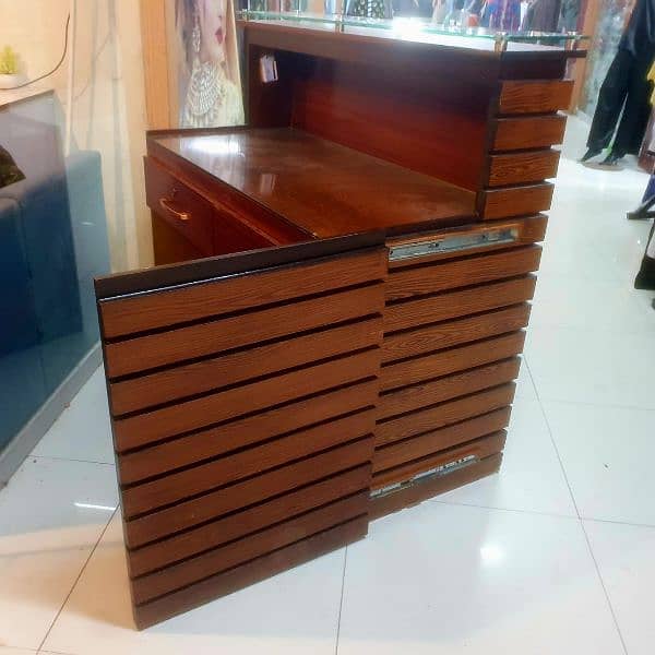 reception counter for sale urgent 0